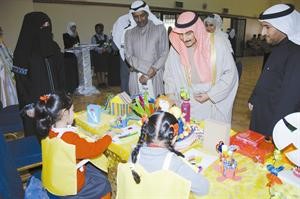 الشيخ دابراهيم الدعيج وجولة داخل المدرسة