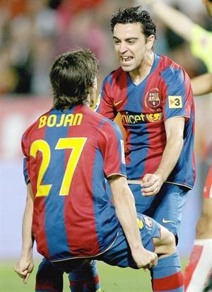 نجم برشلونة تشافي هيرناندز يواصل تالقه في الليغا