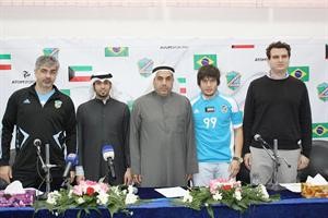 البرازيلي كابروفا مع عبدالله الطريجي واحمد الرومي والمدرب باولو ﻿