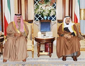 صاحب السمو الامير الشيخ صباح الاحمد مستقبلا سمو ولي العهد الشيخ نواف الاحمد
