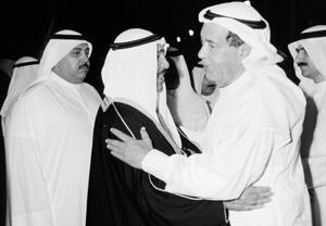 الراحل العم خالد يوسف المرزوق مع الشيخ جابر العبدالله﻿