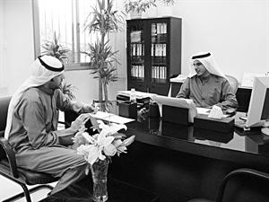 مبارك الحقان خلال الاجتماع مع عمادة القبول والتسجيل
﻿