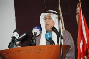 علي الغانم متحدثا خلال اللقاء﻿