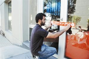  واغلاق مطعم اخر