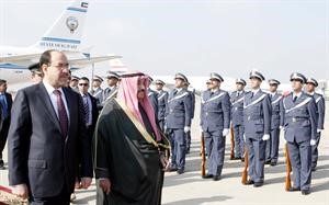 سمو رئيس الوزراء الشيخ ناصر المحمد لدى وصوله الى مطار بغداد وفي استقباله نظيره العراقي		افپ﻿