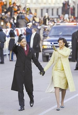 اوباما وميشيل بعد تنصيبه﻿