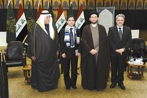 مدير التحرير الزميل محمد الحسيني مع السيد عمار الحكيم والسفيرين علي المؤمن ومحمد بحر العلوم