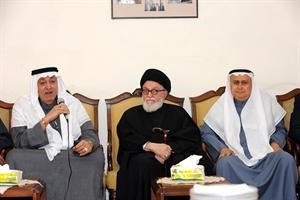 السيد دمحمد بحر العلوم واحمد بهبهاني والسفير علي المؤمن خلال اللقاء
