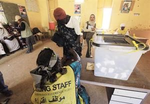 استمرار عمليات الاقتراع في جنوب السودان امس	رويترز﻿