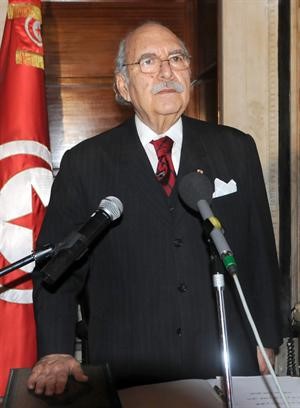 رئيس البرلمان فؤاد المبزغ يؤدي اليمين رئيسا مؤقتا لتونس