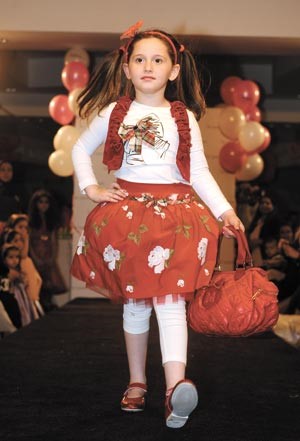 عرض مميز لأزياء الأطفال في بوتيك «كل لحظة» بـ «المهلب»