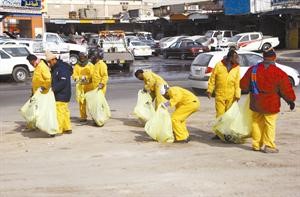 اعمال تنظيف للشوارع والاحياء
﻿