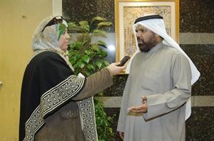 احمد الهيفي متحدثا للزميلة هناءالسيد 	 ناصر عبدالسيد﻿