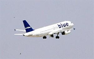 مصرع باكستاني سقط من طائرة متجهة إلى دبي