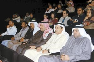 هشام الغانم وحسين الخوالد في مقدمة الحضور﻿