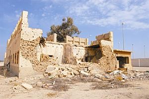 اثار الاعتداء على احد المنازل في الجزيرة
