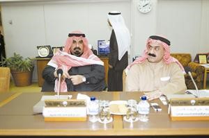 اللواء الشيخ احمد الخليفة واللواء الشيخ علي اليوسف يدليان بشهادتيهما امام لجنة التحقيق في وفاة المواطن محمد غزاي المطيري﻿