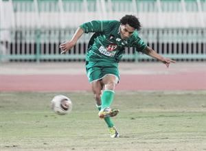 عبدالمجيد الجيلاني خلال مشاركته في مباراة العربي مع النصر السعودي﻿