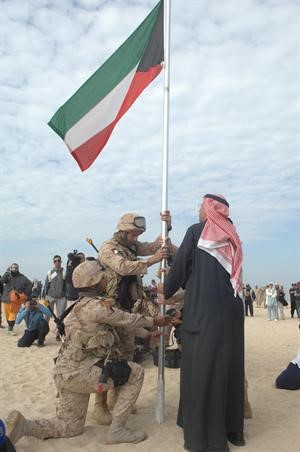 رفع العلم على جزيرة قاروه
﻿﻿محمد ماهر
﻿