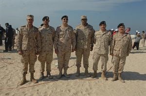 امر القوة البحرية اللواء محمد الملا ومجموعة من الضباط
﻿