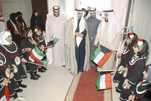 الوكيل المساعد عبدالله البراك واحمد الكندري وعبدالله الكندري وبشير الرشيدي اثناء الجولة في المخيم