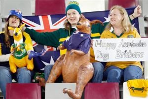 مشجعات استراليات يحتفلن بيوم بلادهن الوطني والفوز على اوزبكستان	 اپ
﻿