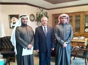 دعبدالرزاق النفيسي خلال لقائه وفد الاتحاد﻿