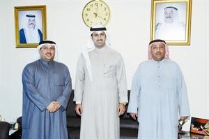 الشيخ نمر الصباح متوسطا خالد العبدالهادي وخالد الدعيج﻿