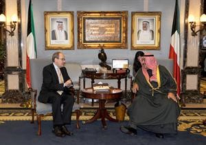 سمو رئيس الوزراء الشيخ ناصر المحمد مستقبلا اد ملكيرت﻿
