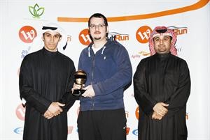  وتكريم اخر لاحد المتسابقين في Gulf Run﻿