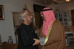 الشيخ مشعل الاحمد معزيا السفير العمانيكرم ذياب