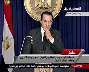 الرئيس المصري حسني مبارك ملقيا كلمته امس﻿