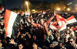 السعادة غمرت جموع المتظاهرين في ميدان التحرير	رويترز﻿