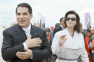 صورة ارشيفية للرئيس التونسي المخلوع زين العابدين بن علي وزوجته ﻿