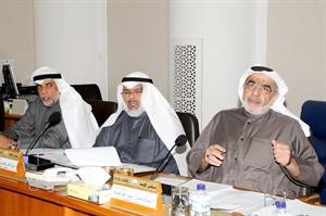 النواب عدنان عبدالصمد وعادل الصرعاوي وناجي العبدالهادي في اجتماع اللجنة امس
﻿﻿متين غوزال﻿