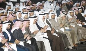 الشيخ فهد سالم العلي في مقدمة حضور الامسية