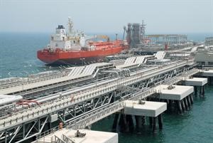 مرافق لتصدير النفط الكويتي في ميناء الاحمدي﻿