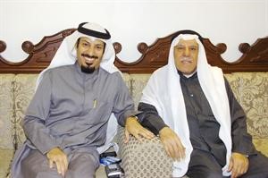 الزميل منصور الهاجري مع العقيد متقاعد نهار ضاويقاسم باشا