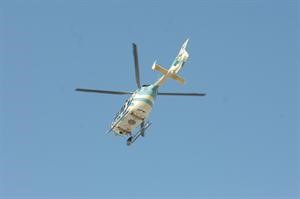 طائرة هيليكوبتر تجوب سماء تيماء لمراقبة الوضع﻿