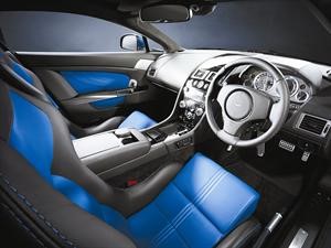 أستون مارتن  تدشن V8 Vantage S الجديدة بالكويت