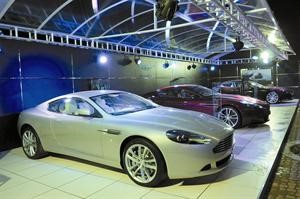 أستون مارتن  تدشن V8 Vantage S الجديدة بالكويت