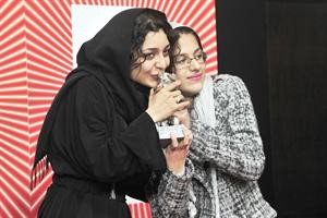 نجمتا انفصال نادر وسيمين تحملان جائزة الدب الفضي بافضل ممثلة﻿