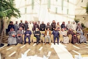 صورة جماعية لخريجي الدورة مع عدد من القيادات﻿