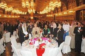الشيخة فريحة الاحمد والسفيرة ديبورا جونز والسفير عبدالله بشارة خلال الحفل﻿