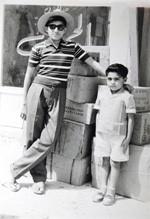 جواد حسن مع اخيه عابدين عام 1959