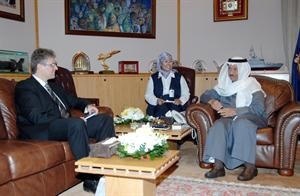 الشيخ جابر المبارك مستقبلا سفير سلوفاكيا﻿