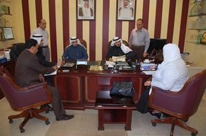 احمد العبيان متحدثا خلال المؤتمر الصحافي لجمعية سلوى التعاونية﻿