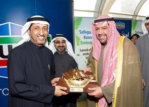 الشيخ احمد الفهد مكرما من محمد ال بن علي
