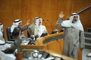 الوزراء البصيري والحمود والشمالي يصوتون على ارجاء تقرير البدون