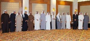 حسين الخرافي يتوسط عددا من الصناعيين واعضاء اتحاد الصناعات الكويتية ﻿